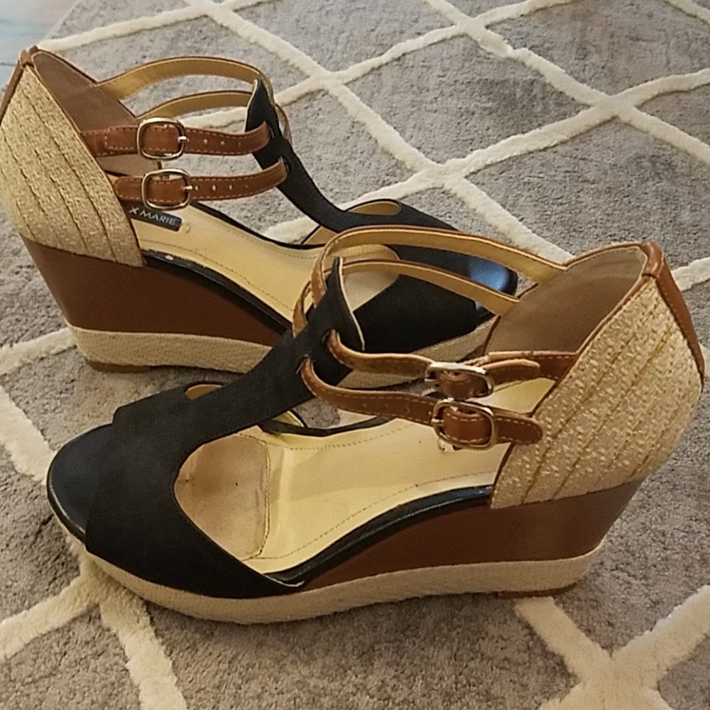 Black & Tan Leather Wedges
